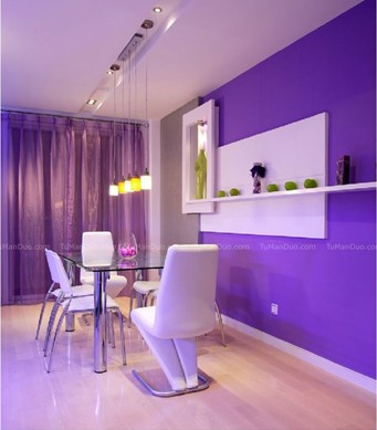 紫色餐廳讓用餐變成一種享受。 