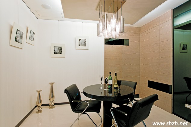 現(xiàn)代奢華風餐廳