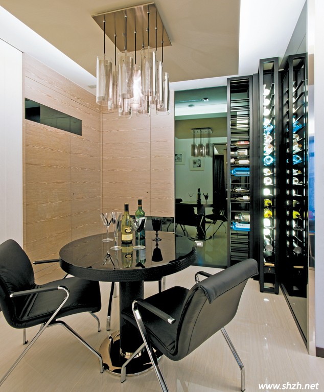 現(xiàn)代奢華風餐廳