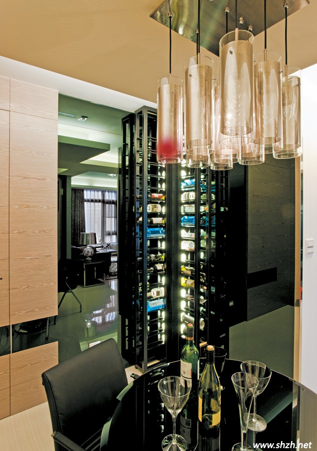 現(xiàn)代奢華風餐廳