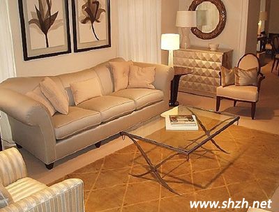 畫(huà)框掛得太高