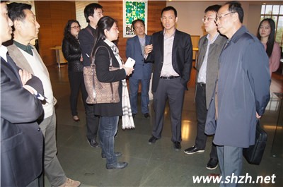 領(lǐng)導參觀了浙江永裕竹業(yè)股份有限公司的竹材裝飾博物館