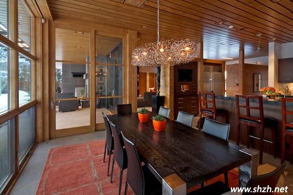 美式鄉(xiāng)村風格別墅餐廳裝修