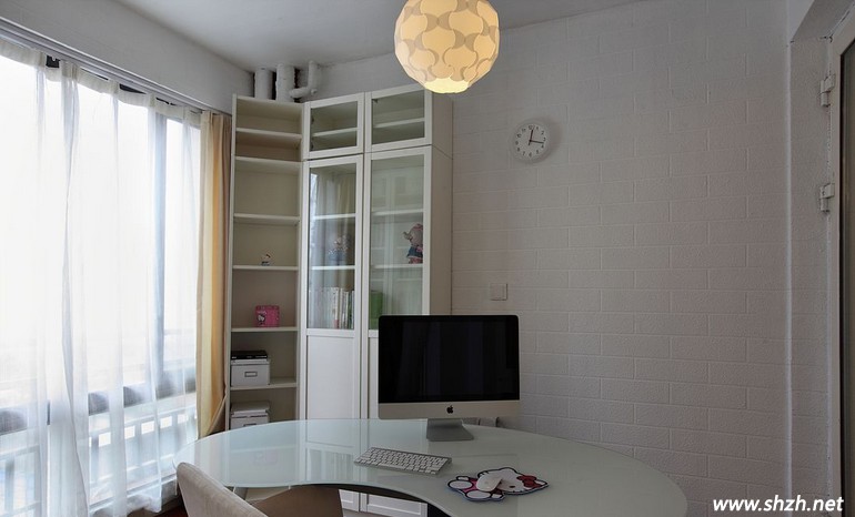 小巧精致的現(xiàn)代書房設(shè)計