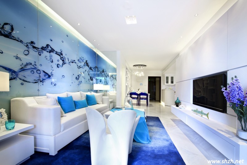 藍(lán)白地中海客廳裝修